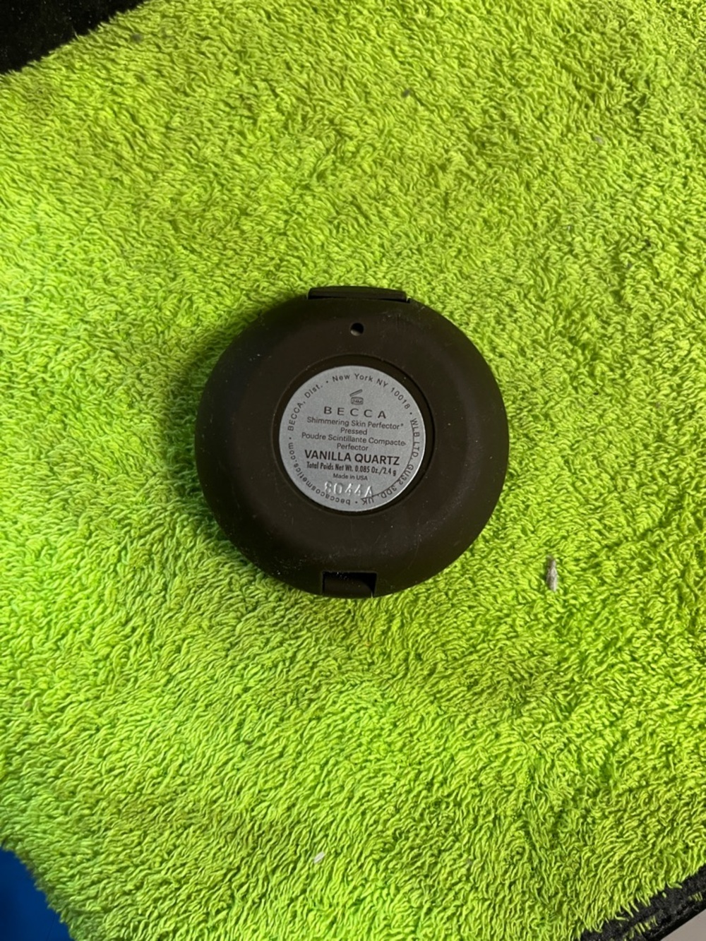 BECCA Shimmering Skin Perfector - Vanilla Quartz Highlighter Compact